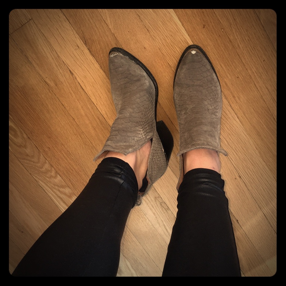 Jeffrey Campbell Hunt The Plains Boot! So cute!